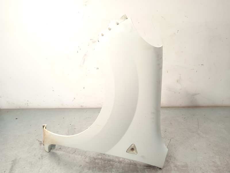 Recambio de aleta delantera izquierda para renault kangoo 1.5 dci diesel fap referencia OEM IAM 631012905R  