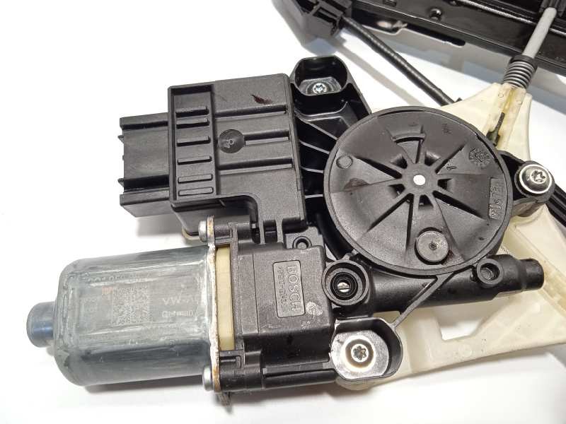 Recambio de elevalunas delantero derecho para volkswagen polo 1.0 tsi referencia OEM IAM 2G4837462B  2Q1959882