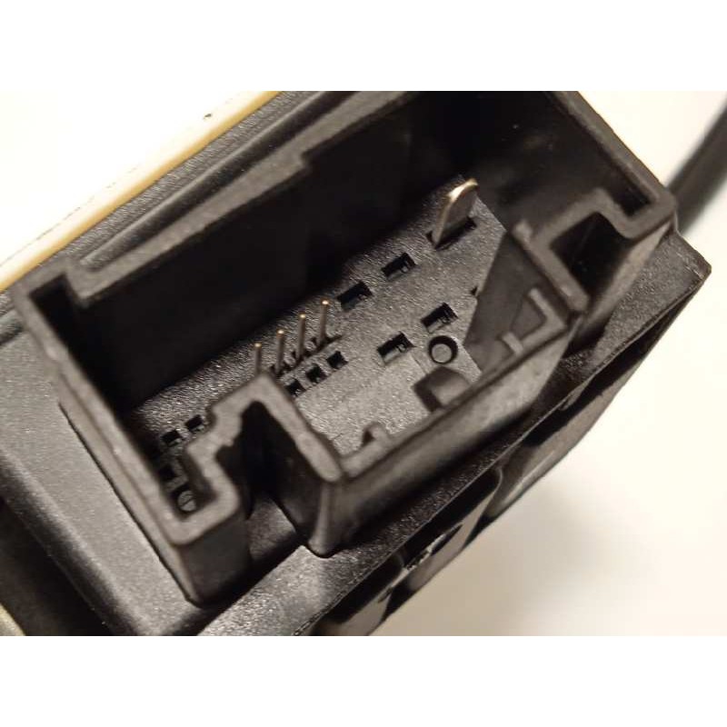 Recambio de elevalunas delantero derecho para volkswagen polo 1.0 tsi referencia OEM IAM 2G4837462B  2Q1959882