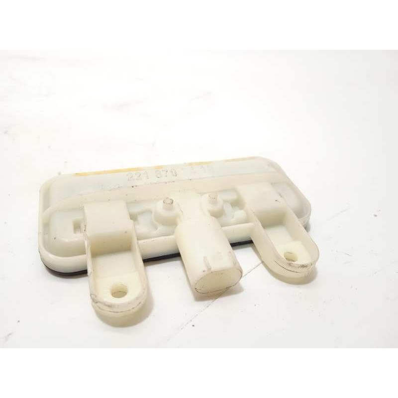 Recambio de maneta exterior porton para porsche panamera 4 s referencia OEM IAM 2218702410  