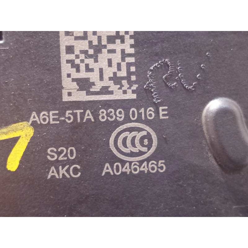 Recambio de cerradura puerta trasera derecha para volkswagen polo 1.0 tsi referencia OEM IAM 5TA839016E  