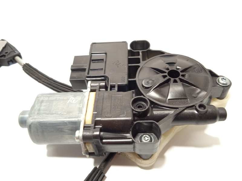 Recambio de elevalunas trasero derecho para volkswagen polo 1.0 tsi referencia OEM IAM 2G6839462C  5Q0959812D