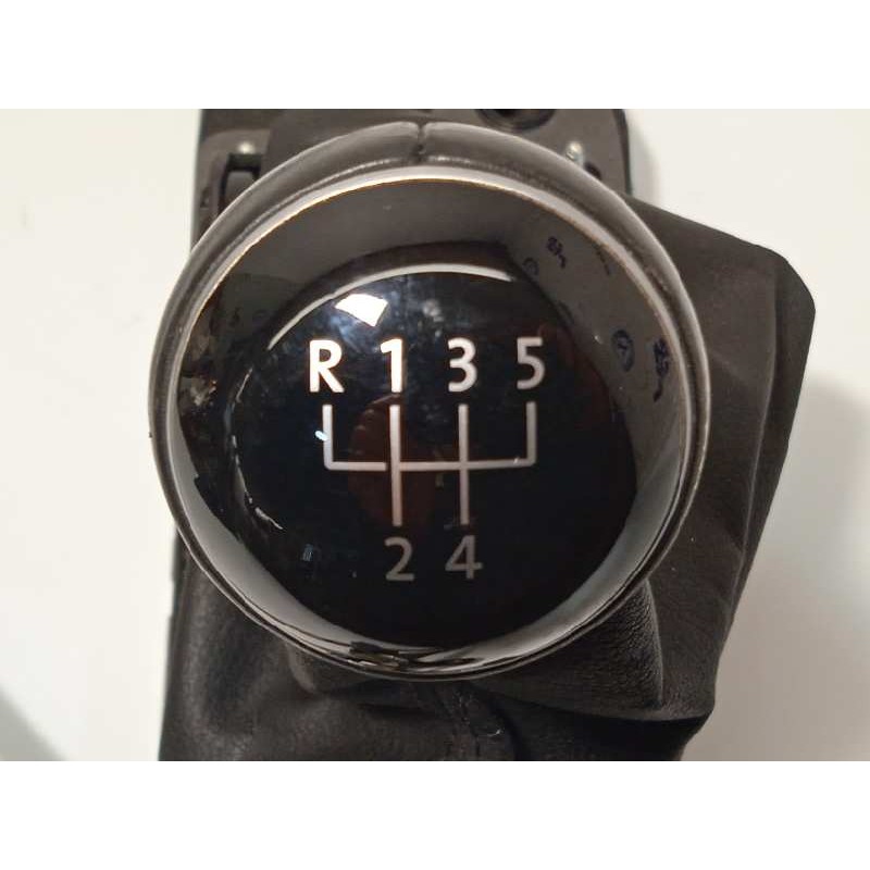 Recambio de palanca cambio para volkswagen polo 1.0 tsi referencia OEM IAM 2Q0711049J  