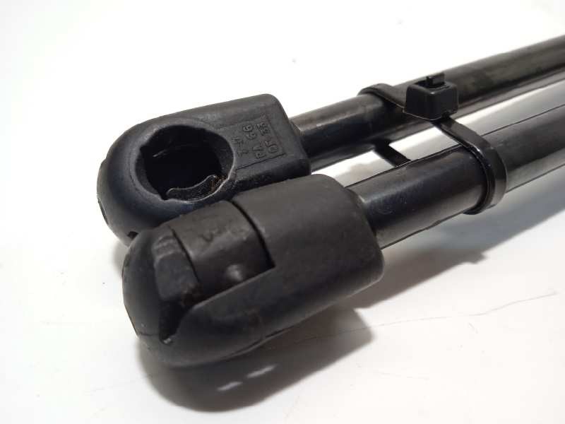 Recambio de amortiguadores maletero / porton para toyota rav4 referencia OEM IAM 689600R060A  689500R060A