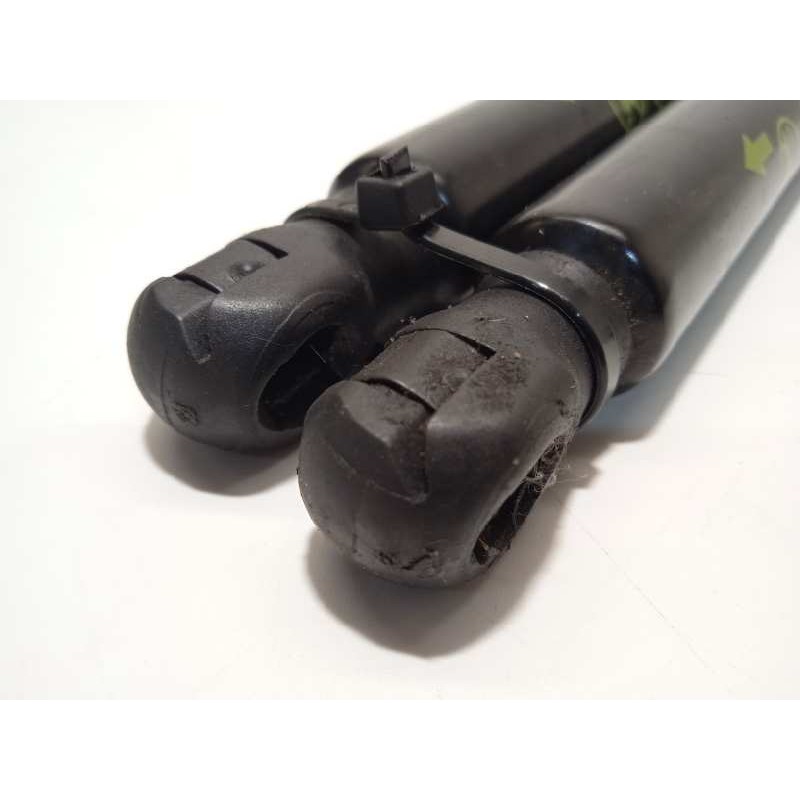 Recambio de amortiguadores maletero / porton para toyota rav4 referencia OEM IAM 689600R060A  689500R060A