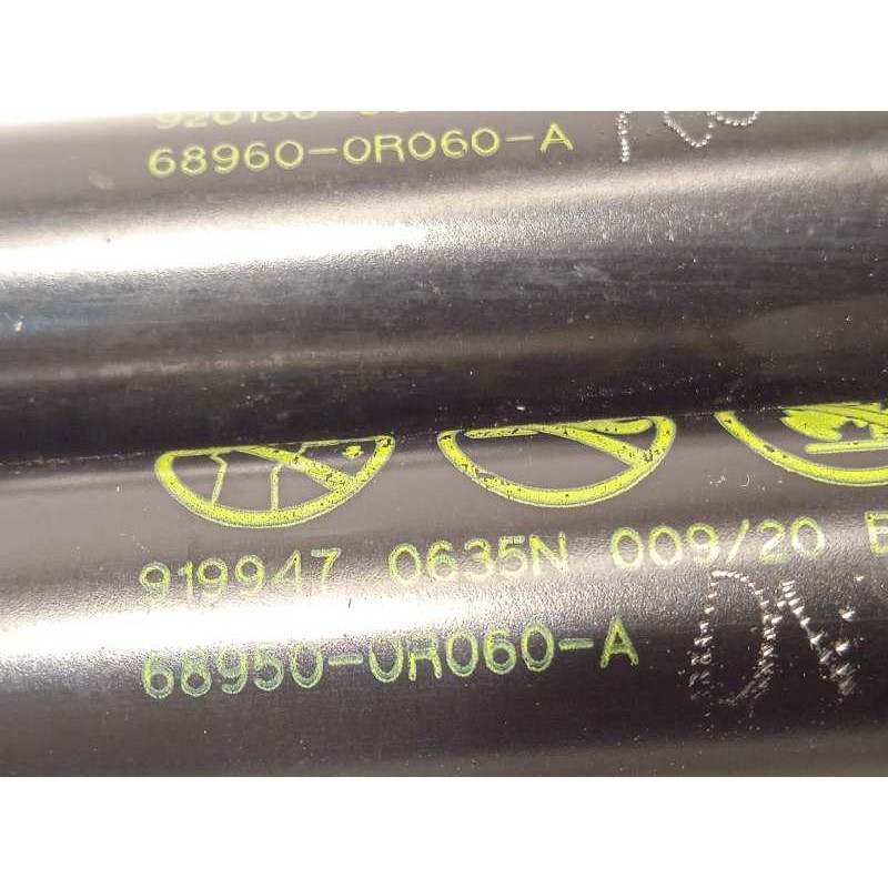 Recambio de amortiguadores maletero / porton para toyota rav4 referencia OEM IAM 689600R060A  689500R060A