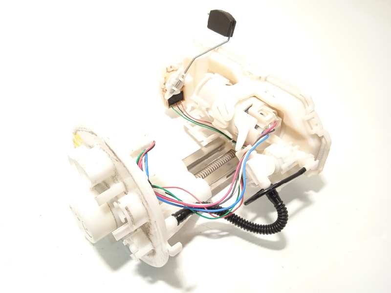 Recambio de bomba combustible para toyota rav4 referencia OEM IAM 7702042260  