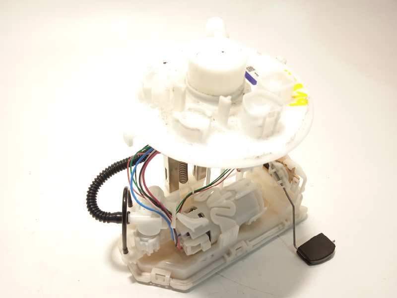 Recambio de bomba combustible para toyota rav4 referencia OEM IAM 7702042260  