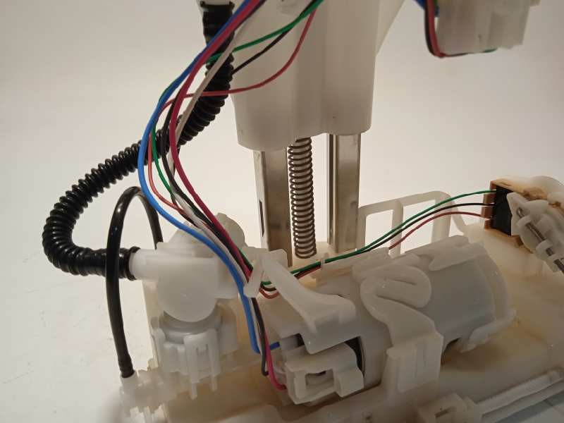 Recambio de bomba combustible para toyota rav4 referencia OEM IAM 7702042260  