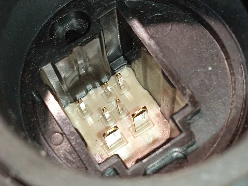 Recambio de elevalunas trasero derecho para toyota rav4 referencia OEM IAM 8571042150  0620205521