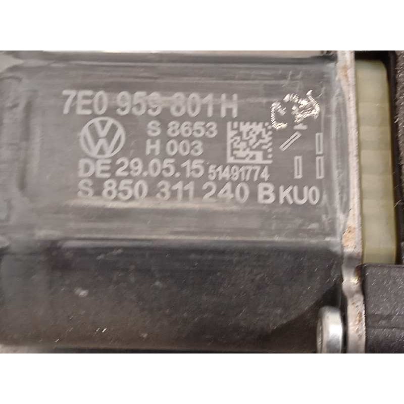Recambio de elevalunas delantero izquierdo para volkswagen t6 transporter furgón largo referencia OEM IAM 7E1837729P  