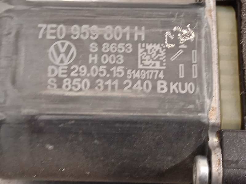 Recambio de elevalunas delantero izquierdo para volkswagen t6 transporter furgón largo referencia OEM IAM 7E1837729P  