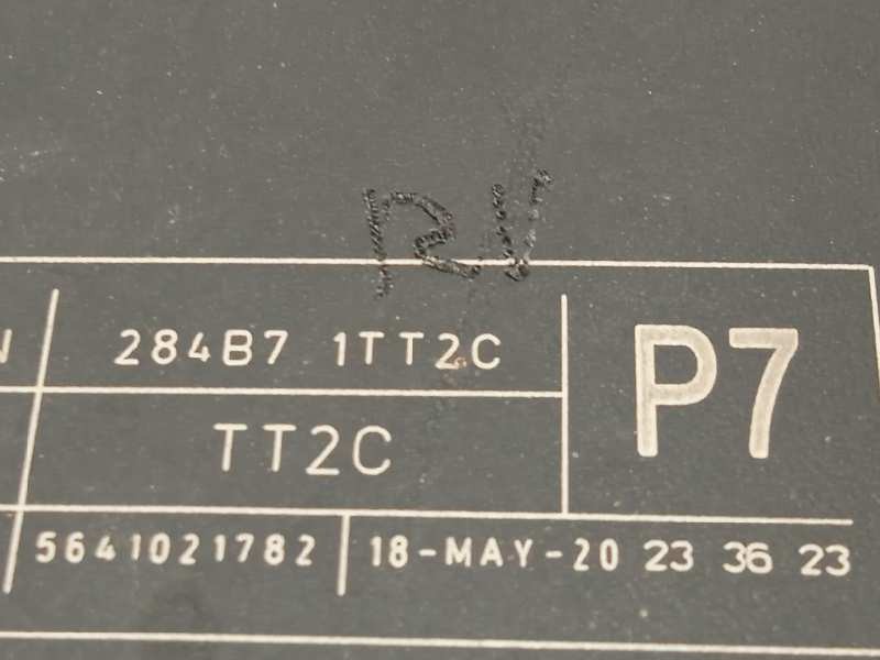 Recambio de caja reles / fusibles para nissan juke (f15) 1.6 cat referencia OEM IAM 284B71TT2C  