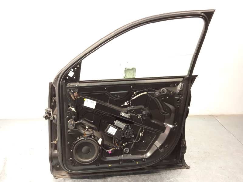 Recambio de puerta delantera derecha para volkswagen touareg (7la) tdi v10 referencia OEM IAM 7L0831056L  