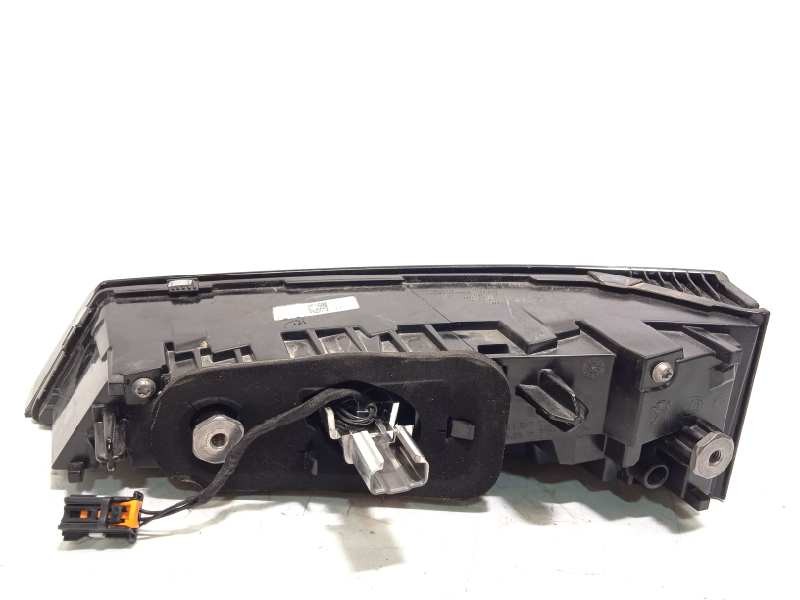 Recambio de piloto trasero izquierdo interior para peugeot 308 1.2 allure puretech referencia OEM IAM 9835300680  