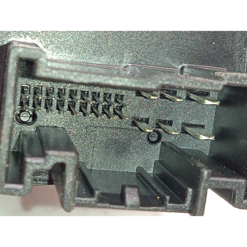 Recambio de elevalunas delantero derecho para volkswagen polo 1.0 tsi referencia OEM IAM 2G4837462B  2Q1959406L