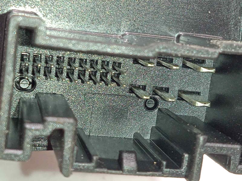 Recambio de elevalunas delantero derecho para volkswagen polo 1.0 tsi referencia OEM IAM 2G4837462B  2Q1959406L