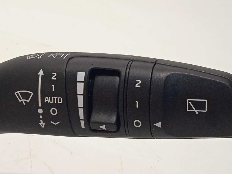 Recambio de mando intermitentes para kia rio (yb) 1.0 tgdi cat referencia OEM IAM 93404D4962  