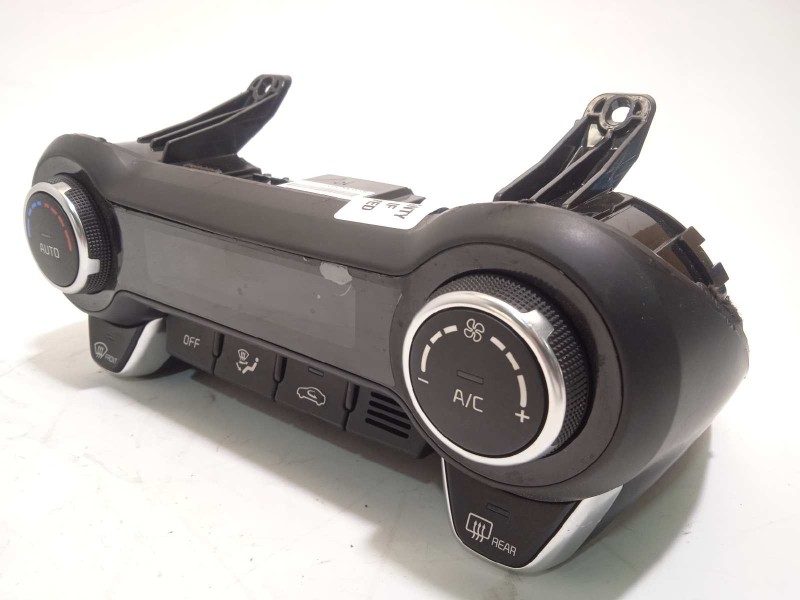 Recambio de mando climatizador para kia stonic (ybcuv) 1.2 cat referencia OEM IAM 97250H8220  97250H8220SA1