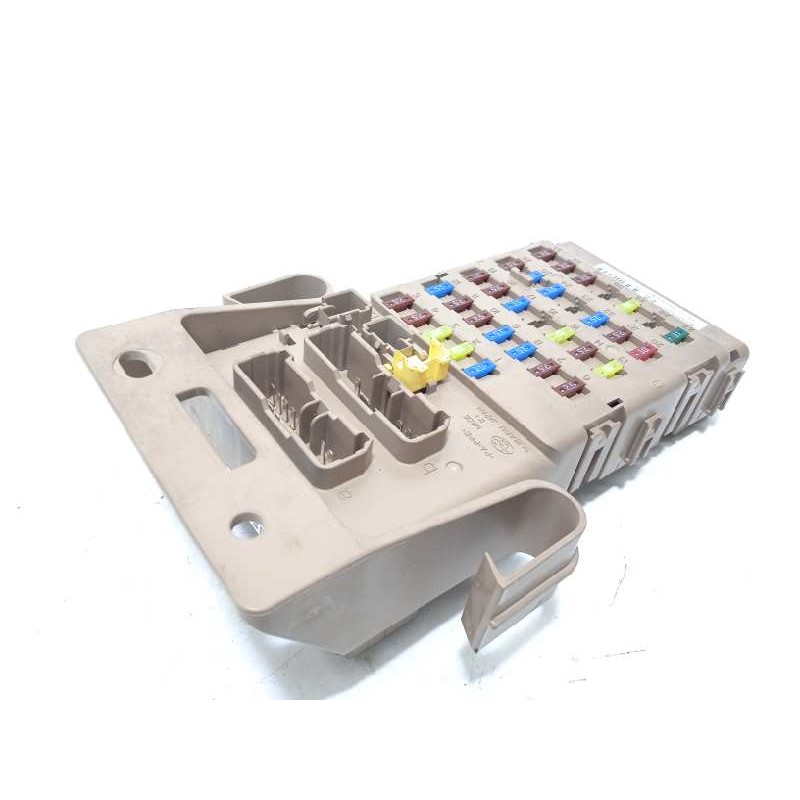 Recambio de caja reles / fusibles para subaru legacy kombi/outback b14 outback limited referencia OEM IAM 82201AJ000  