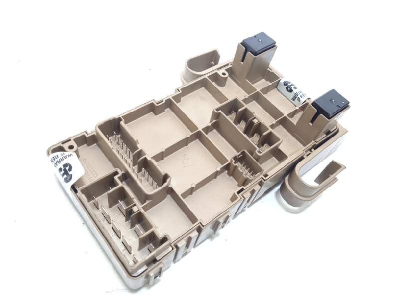 Recambio de caja reles / fusibles para subaru legacy kombi/outback b14 outback limited referencia OEM IAM 82201AJ000  