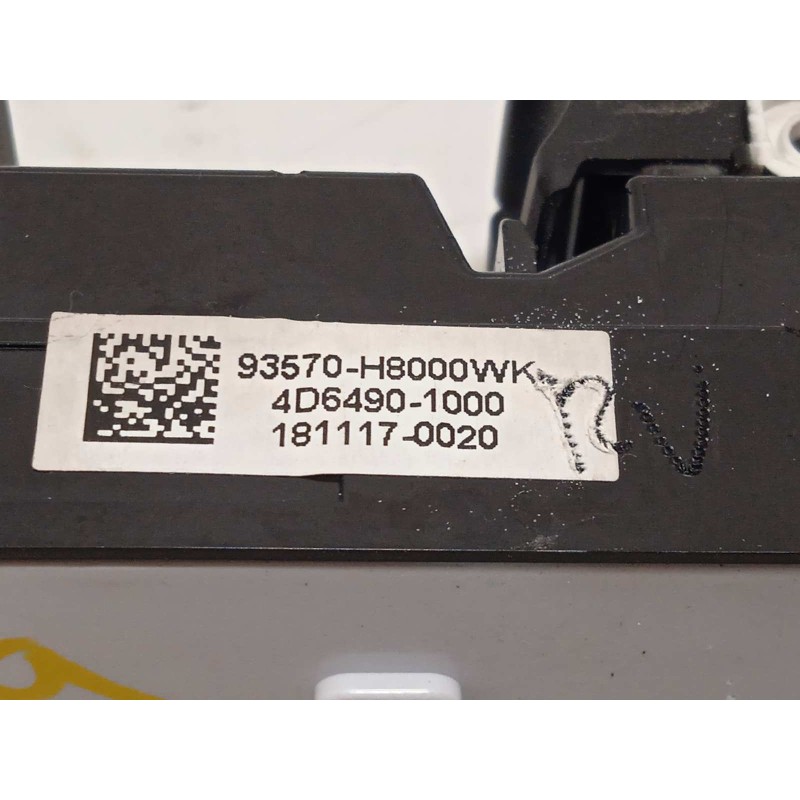 Recambio de mando elevalunas delantero izquierdo para kia stonic (ybcuv) 1.2 cat referencia OEM IAM 93570H8000WK  