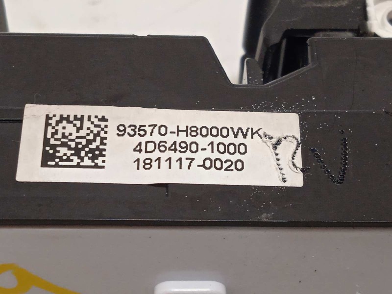 Recambio de mando elevalunas delantero izquierdo para kia stonic (ybcuv) 1.2 cat referencia OEM IAM 93570H8000WK  