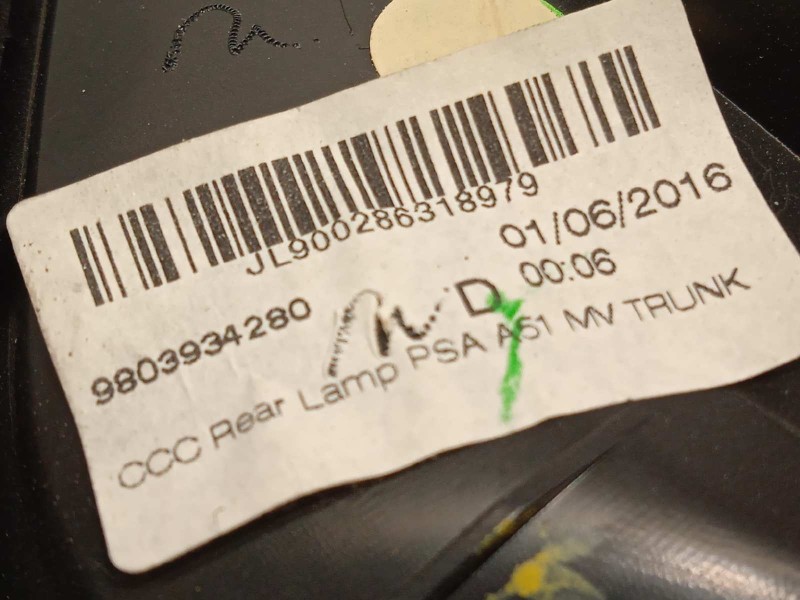 Recambio de piloto trasero derecho interior para citroën c3 live edition referencia OEM IAM 9803934280  