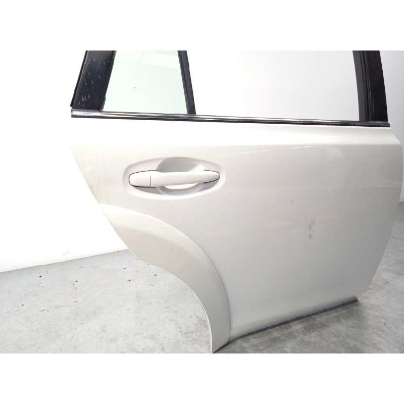 Recambio de puerta trasera derecha para subaru legacy kombi/outback b14 outback limited referencia OEM IAM 60409AJ1019P  