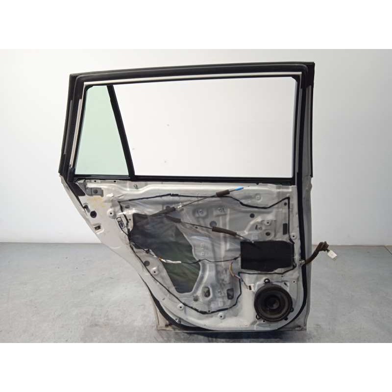 Recambio de puerta trasera izquierda para subaru legacy kombi/outback b14 outback limited referencia OEM IAM 60409AJ1119P  