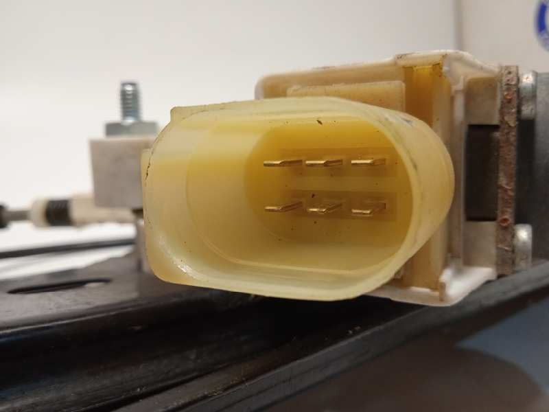 Recambio de elevalunas delantero derecho para bmw serie 3 touring (e91) 318d referencia OEM IAM 7060266  6927028