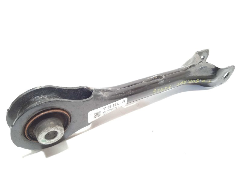 Recambio de brazo suspension superior trasero derecho para tesla model 3 referencia OEM IAM 104442700C  