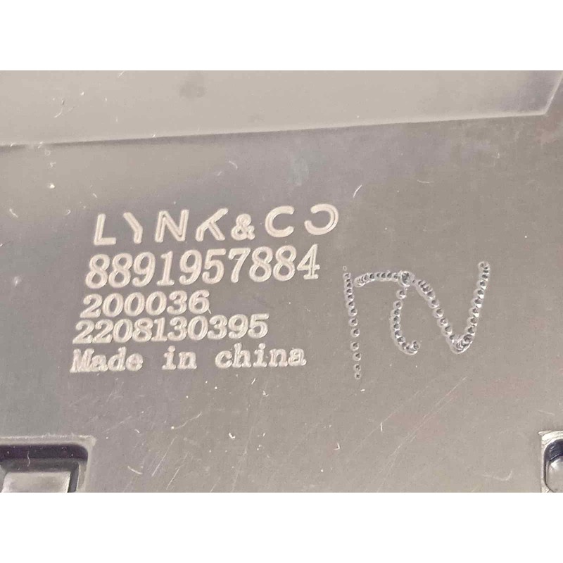 Recambio de warning para lynk&co lynk & co 01 1.5 phev referencia OEM IAM 8891957884  