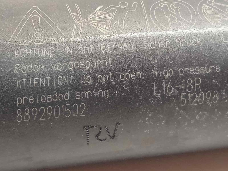 Recambio de amortiguadores maletero / porton para lynk&co lynk & co 01 1.5 phev referencia OEM IAM 8892901502  