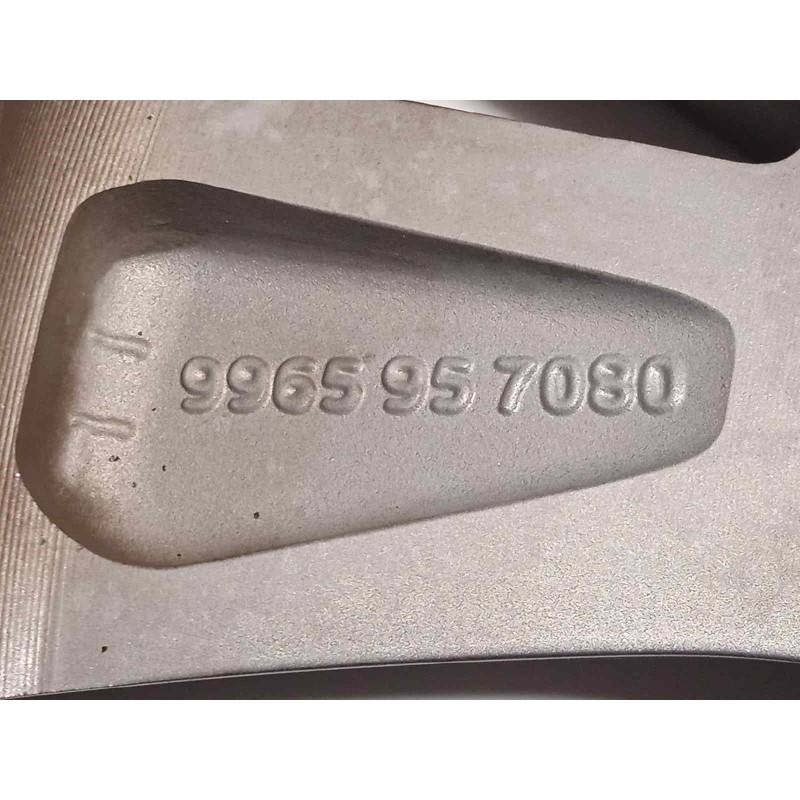 Recambio de llanta para mazda cx-30 referencia OEM IAM 9965957080  