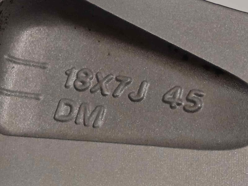 Recambio de llanta para mazda cx-30 referencia OEM IAM 9965957080  