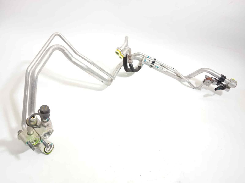 Recambio de tubos aire acondicionado para lynk&co lynk & co 01 1.5 phev referencia OEM IAM 8888948346  