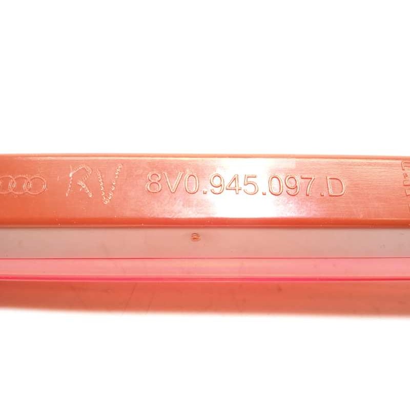 Recambio de luz central de freno para volkswagen taigo 1.0 referencia OEM IAM 8V0945097D  