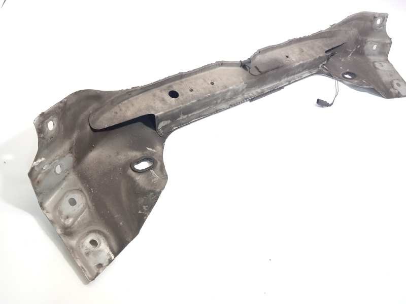 Recambio de travesaño superior para mercedes-benz clase m (w163) 270 cdi (163.113) referencia OEM IAM A1636200516  A1636200616