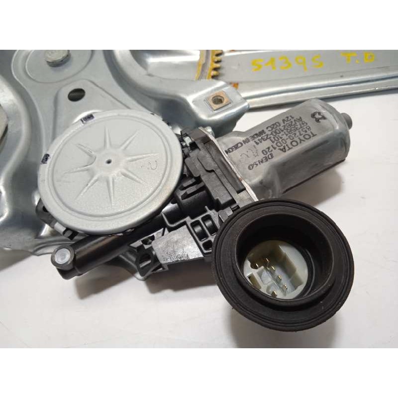 Recambio de elevalunas trasero derecho para toyota yaris hybrid active referencia OEM IAM 857200D120  