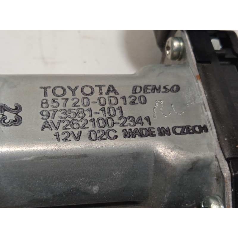 Recambio de elevalunas trasero derecho para toyota yaris hybrid active referencia OEM IAM 857200D120  