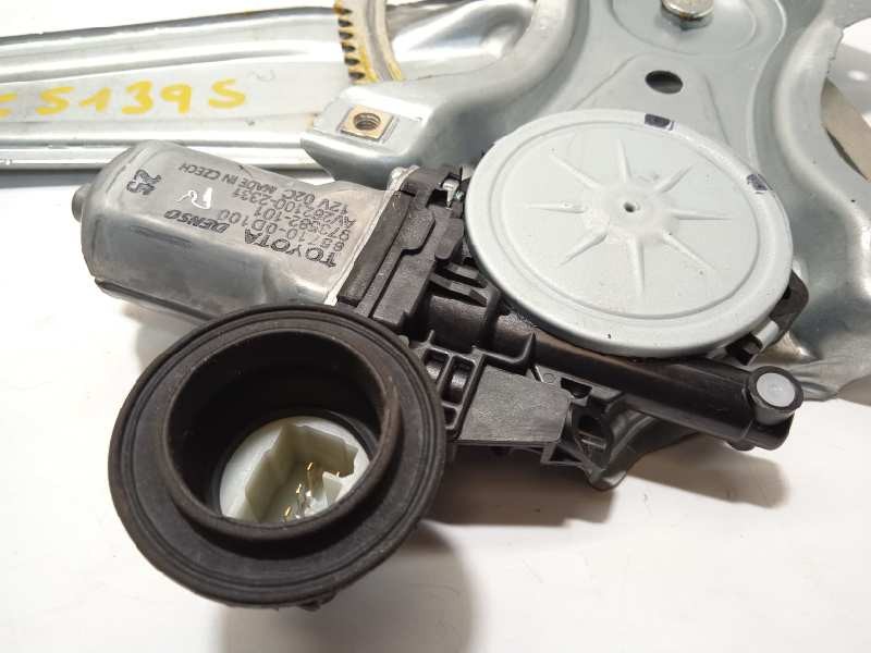 Recambio de elevalunas trasero izquierdo para toyota yaris hybrid active referencia OEM IAM 857100D100  
