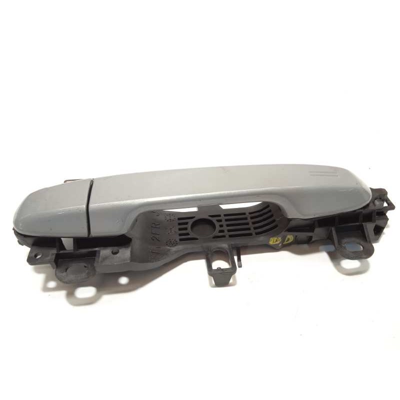 Recambio de maneta exterior delantera derecha para toyota yaris hybrid active referencia OEM IAM 692100D170B5  6920102180