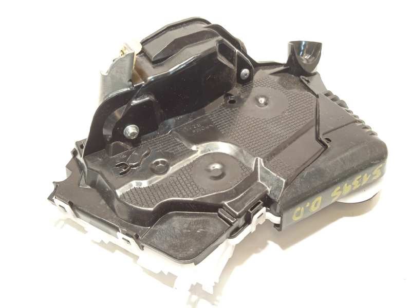 Recambio de cerradura puerta delantera derecha para toyota yaris hybrid active referencia OEM IAM 690300D540  