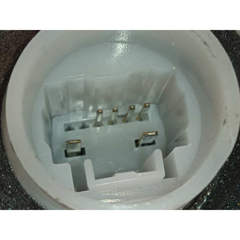 Recambio de cerradura puerta delantera derecha para toyota yaris hybrid active referencia OEM IAM 690300D540  