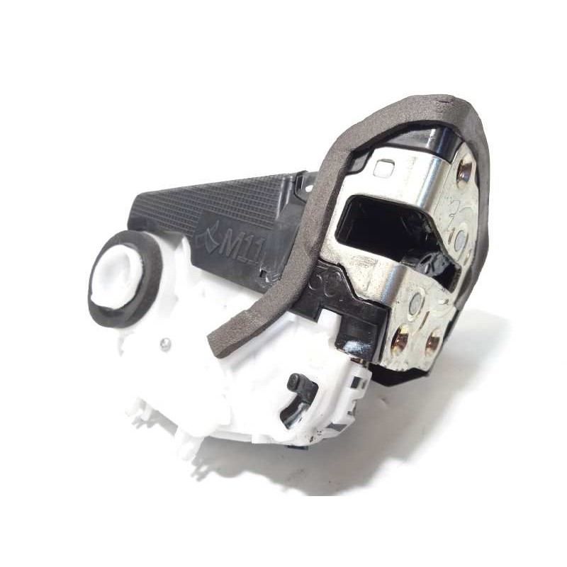 Recambio de cerradura puerta trasera derecha para toyota yaris hybrid active referencia OEM IAM 690500D320  