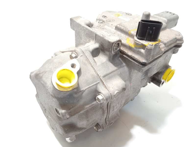 Recambio de compresor aire acondicionado para toyota yaris hybrid active referencia OEM IAM 0422001501  8837015010