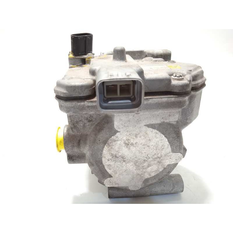 Recambio de compresor aire acondicionado para toyota yaris hybrid active referencia OEM IAM 0422001501  8837015010