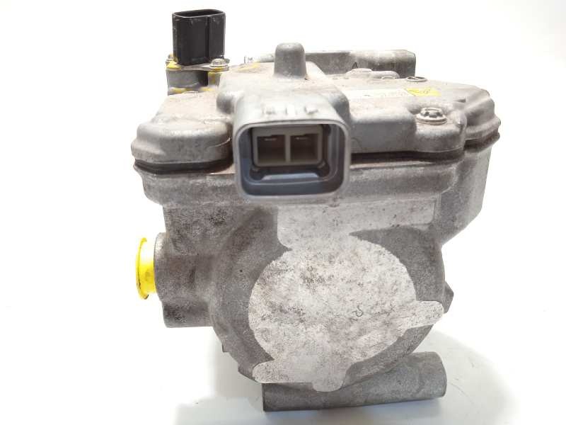 Recambio de compresor aire acondicionado para toyota yaris hybrid active referencia OEM IAM 0422001501  8837015010