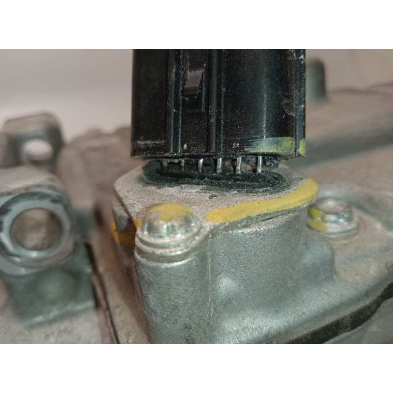 Recambio de compresor aire acondicionado para toyota yaris hybrid active referencia OEM IAM 0422001501  8837015010